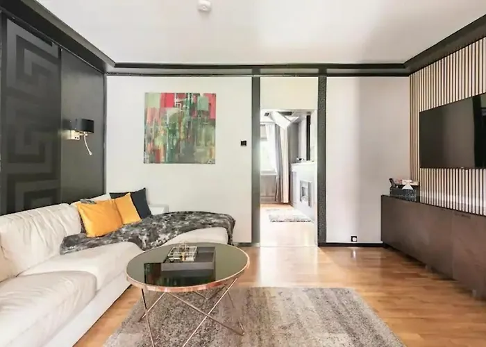 Miet-Kamp Ruhig, Zentral, Nahe Messe, Ausgefallenes Design 2 Schlafzimmer