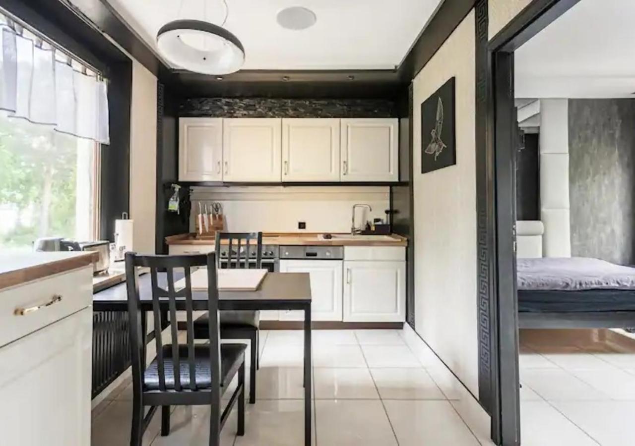 Miet-kamp Ruhig, Zentral, Nahe Messe, Ausgefallenes Design 2 Schlafzimmer Apartamento Berlim